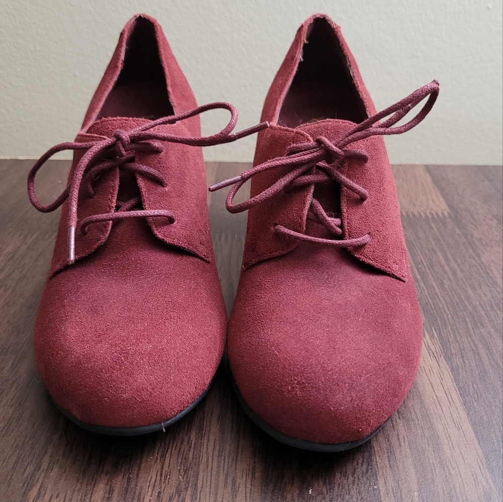 Vionic suede booties size 6